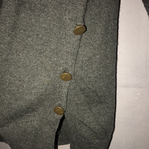 M&S Sweater Khaki green split side button detail - Picture 5 of 7
